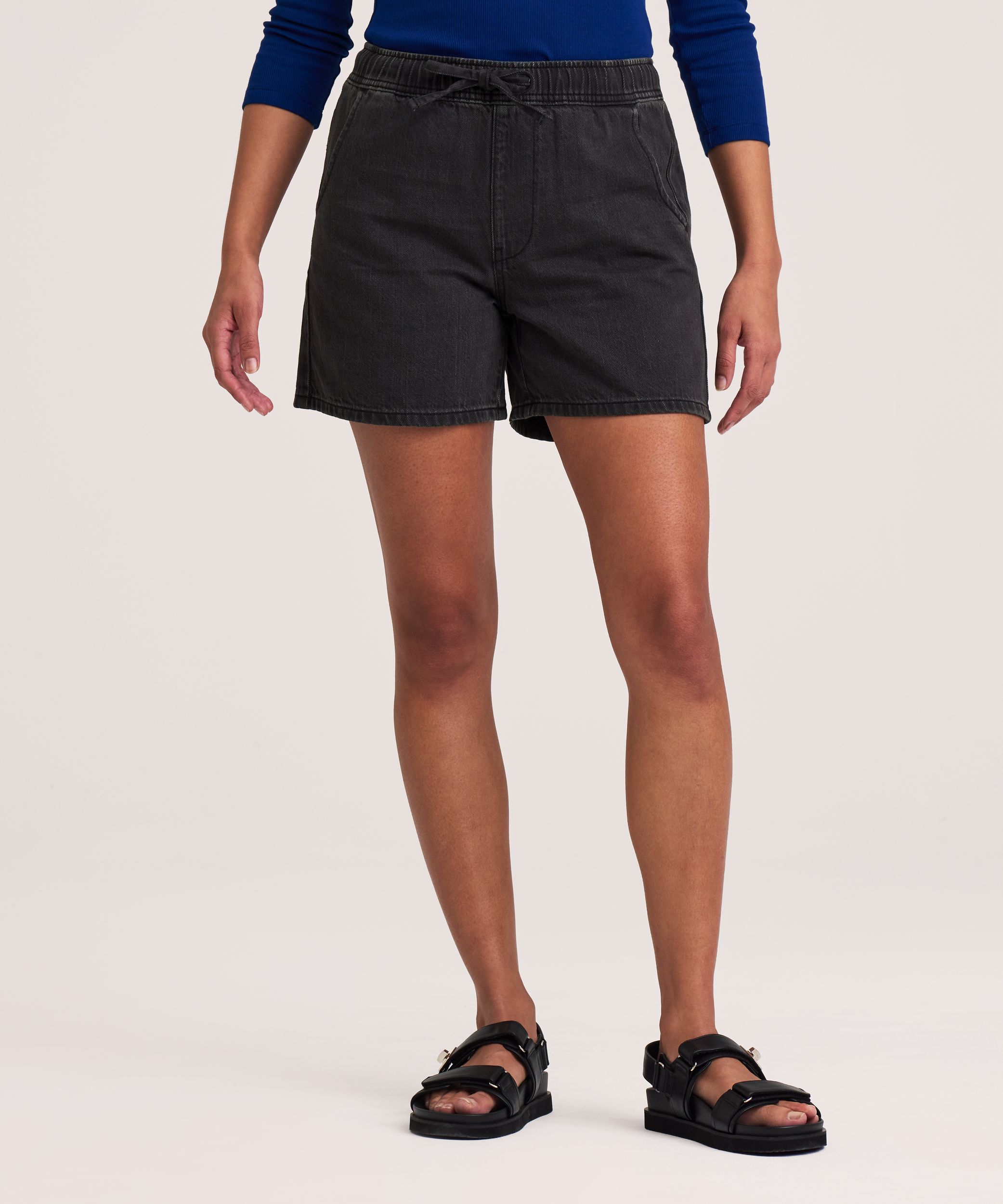 dh-mr-tie-front-short-drawstring-black-41d6f485-b3d5-42f7-ab5f-72a4a100afaa-jpgrendition
