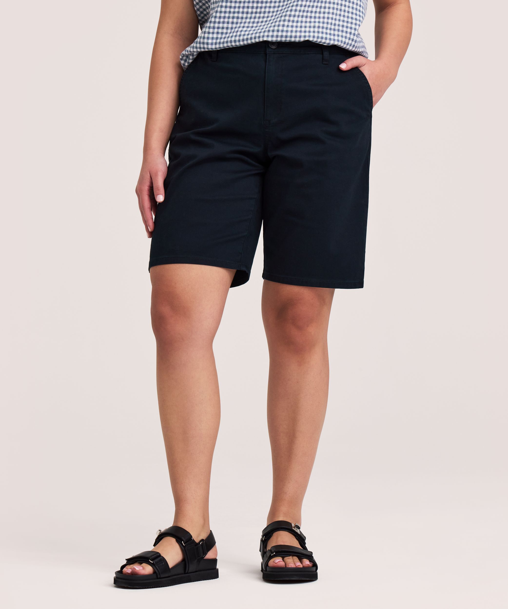 dh-utility-bermuda-short-74b94df9-b04f-495a-920c-79ca8503dad2-jpgrendition