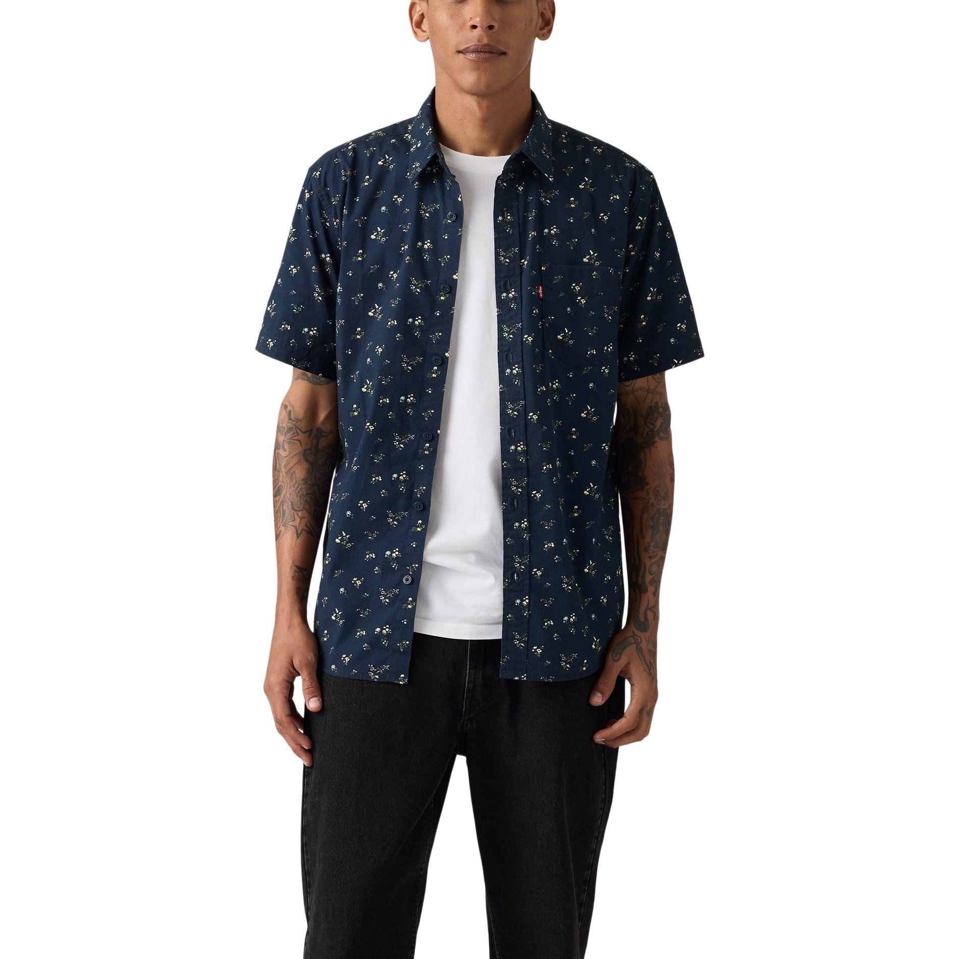 levi-s-men-s-short-sleeve-classic-1-pocket-shirt-2a590103-6d0e-4490-bfd5-8211af381027-jpgrendition