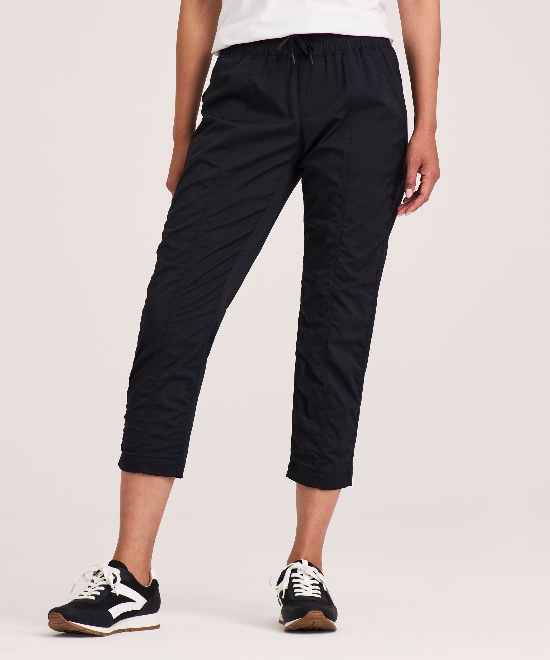 sh-live-in-ease-mid-rise-crop-9519d569-feea-41c1-ab34-1eac12197918-jpgrendition