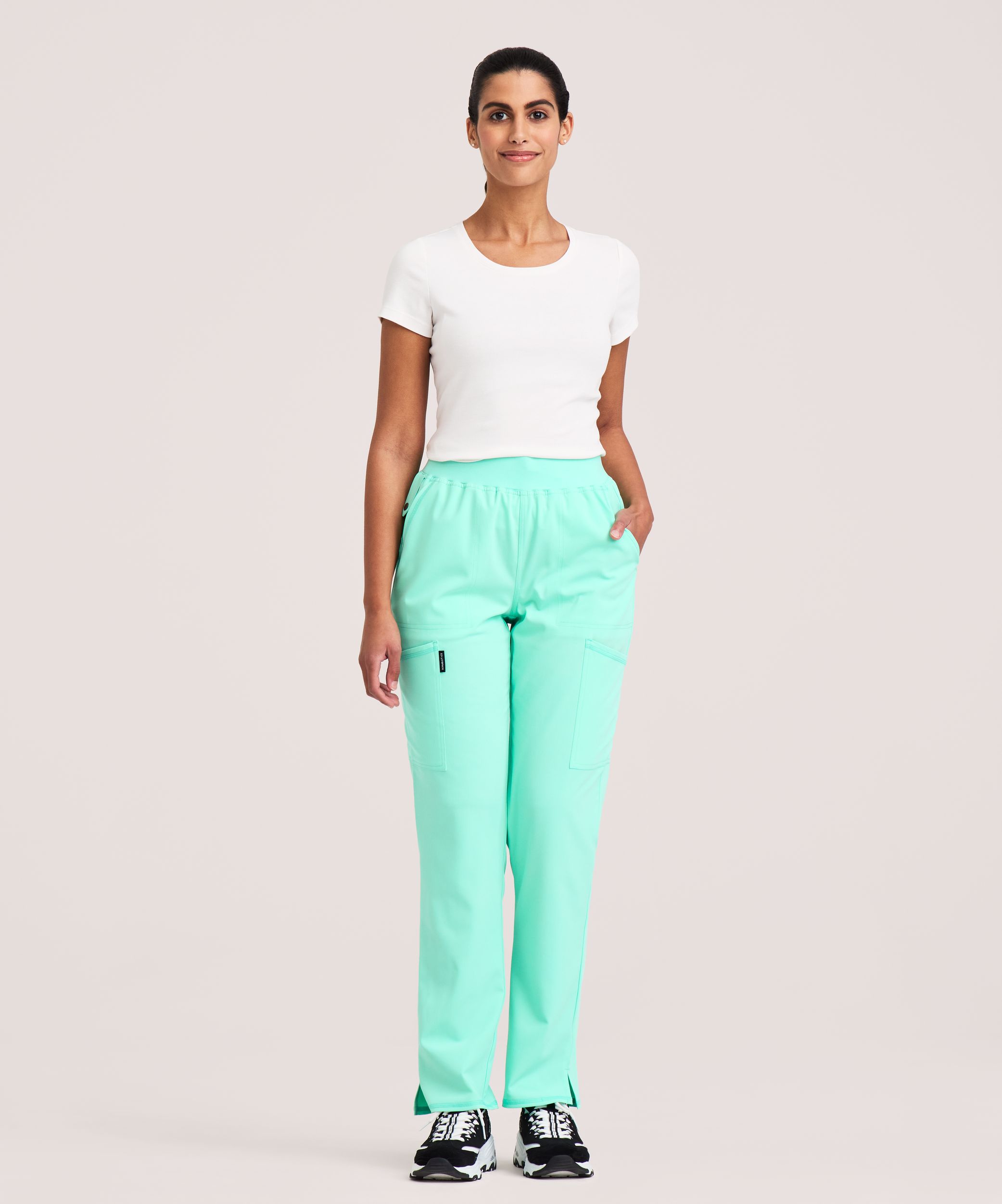 sl-performance-yoga-waist-cargo-scrub-pant-ad4cb168-2d48-468b-8de2-9ba33ac13fc4-jpgrendition